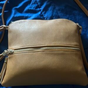 Crossbody tan bag!! Long strap ideal for a casual fall day!